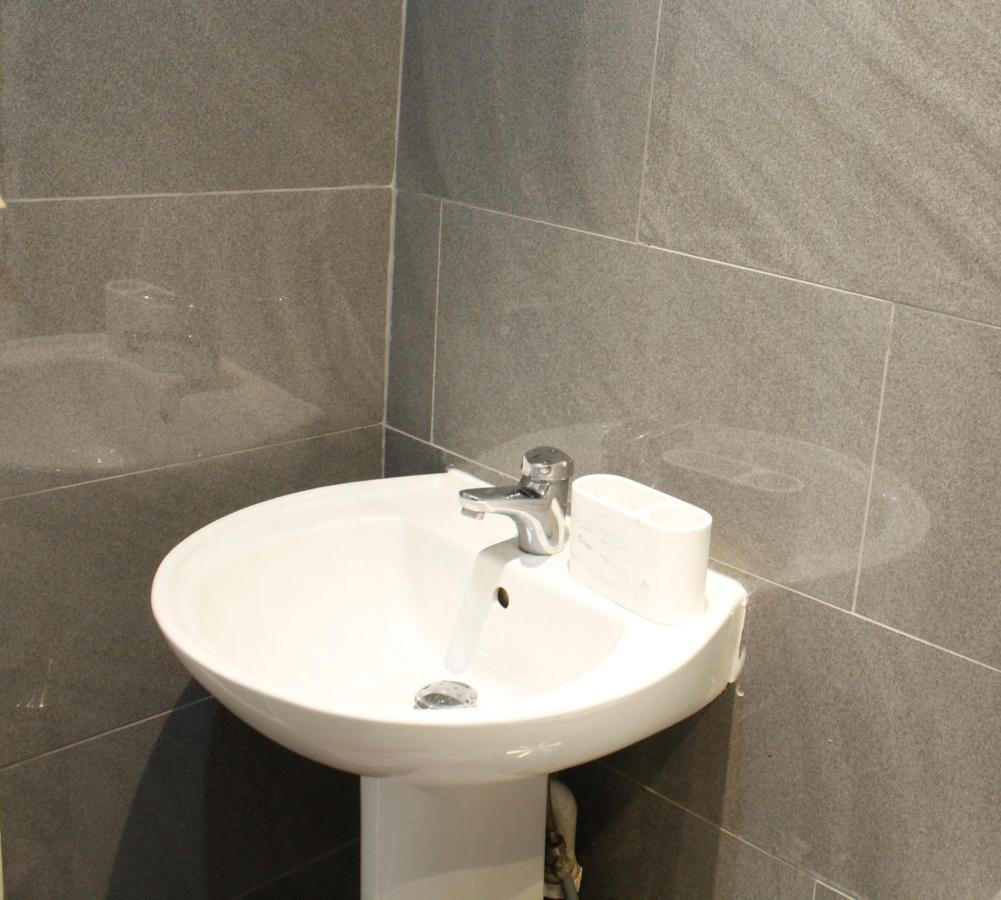 Cozy Rooms Or Apartment In London Townhouse Fast Links To Central Ngoại thất bức ảnh